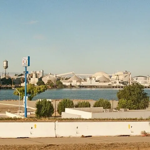View of the Port of Stockton on the San Joaquin River. Photo by by Downtowngal https://commons.wikimedia.org/w/index.php?curid=26671447